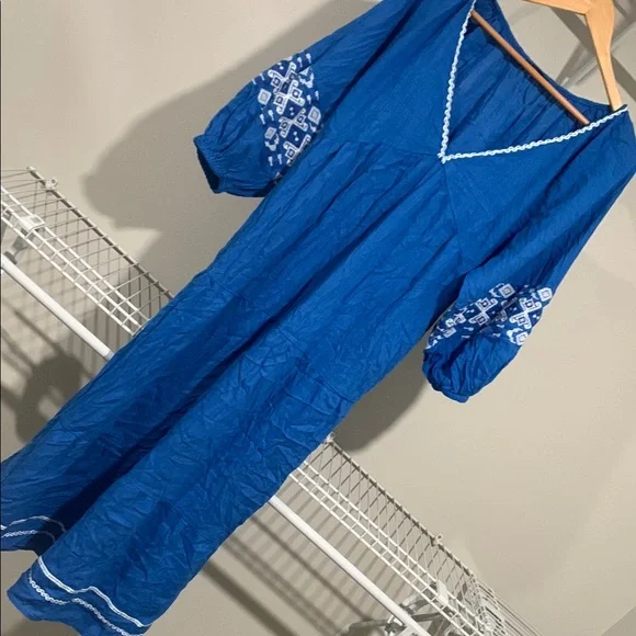 blue dress for baby girl Zara Navy Blue Sweater Dress. Short Sleeve with Asymmetrical Waist and Embroidered Flowers. Size 8t